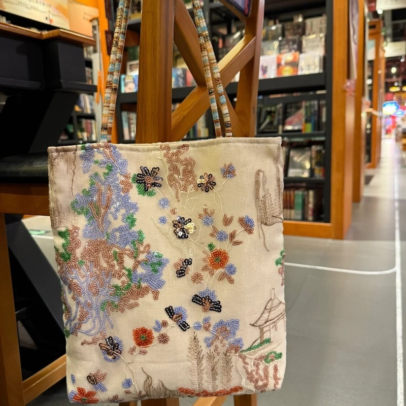 Women Bags 2026 Trends - Tas Kanvas Bordir Gaya Cina Baru